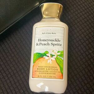 Bath & Body Works Honeysuckle & Peach Spritz Body Lotion